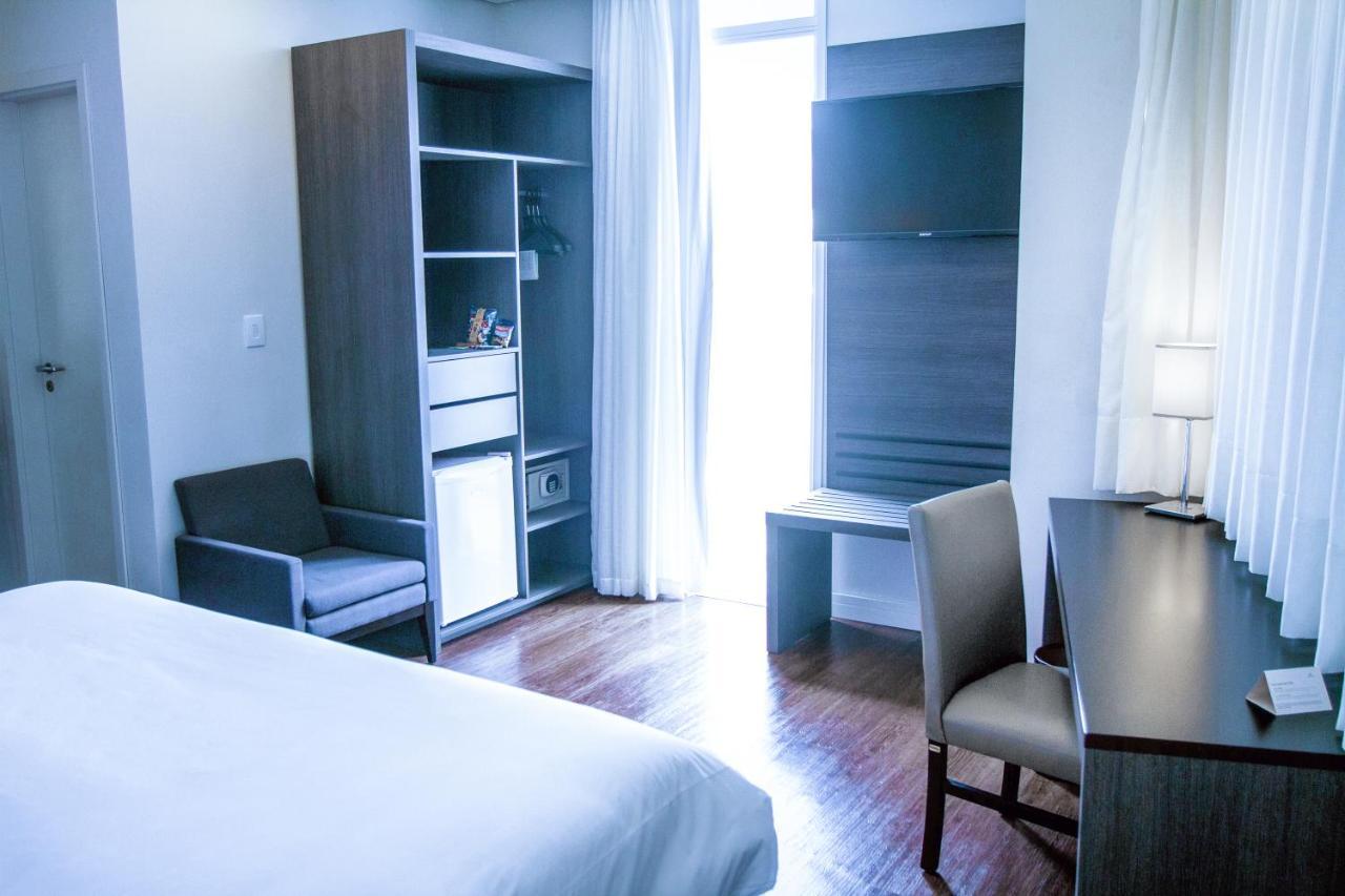 Fratele Business Hotel Patos de Minas Exterior photo