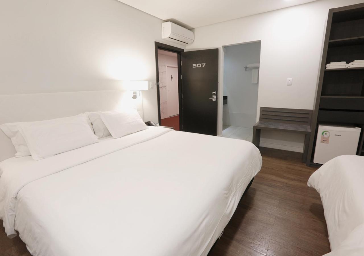 Fratele Business Hotel Patos de Minas Exterior photo